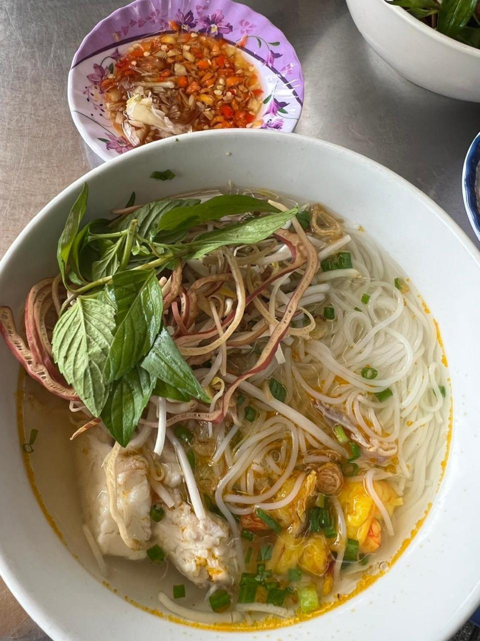 Ha Tien Hanh Phuc Hotel Bagian luar foto